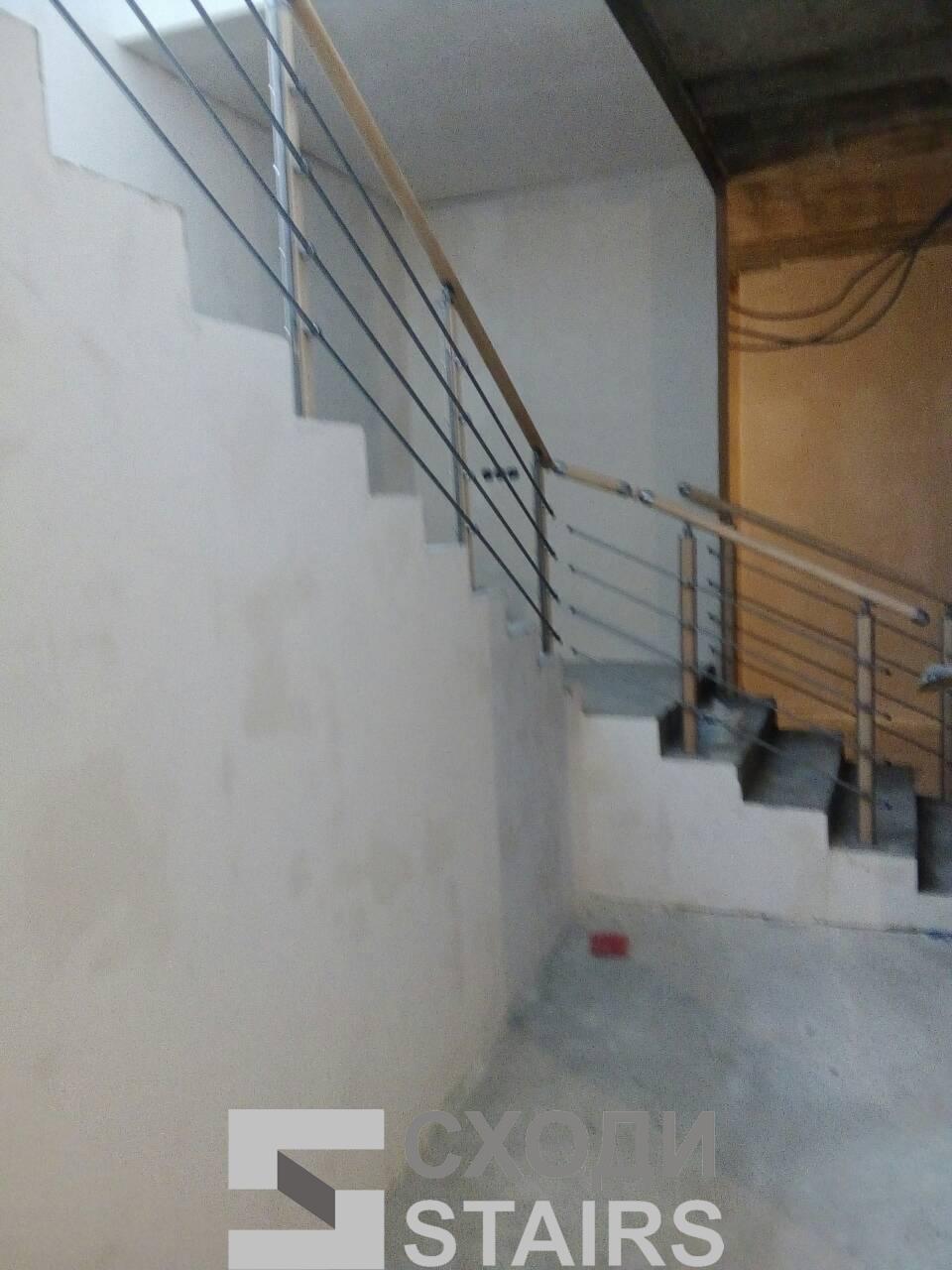 Обшив п-образной лестницы на второй этаж фото 4