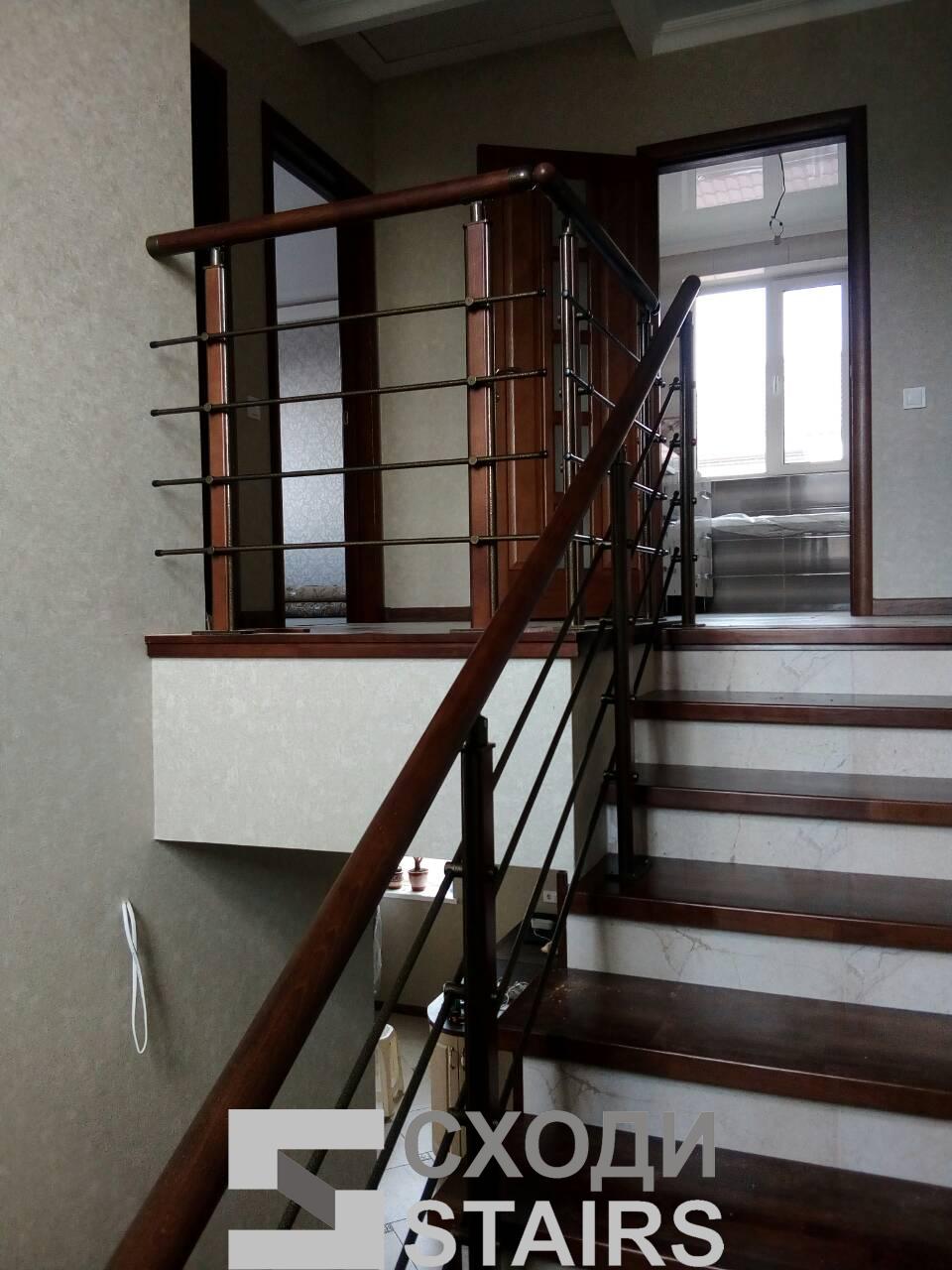 Обшив п-образной лестницы на второй этаж фото 5