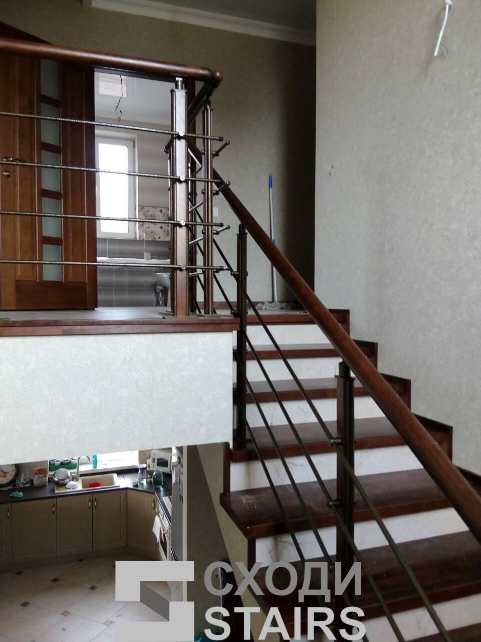 Обшив п-образной лестницы на второй этаж фото 6